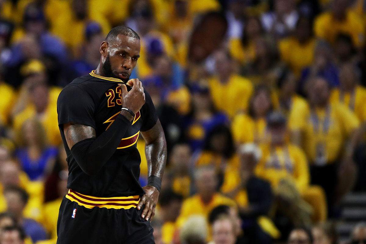 Kaiyun-关于詹姆斯连续十场比赛得分超过比分优势明显，TES挑战极限！的信息